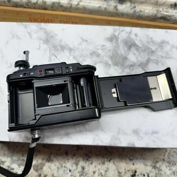 Hanimex 35 Micro Flash Compact 35mm Film Camera 32mm f2.8 Lens TESTED - Picture 8 of 11